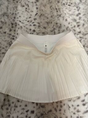 Lulu Lemon Pleated White Women's Skirt